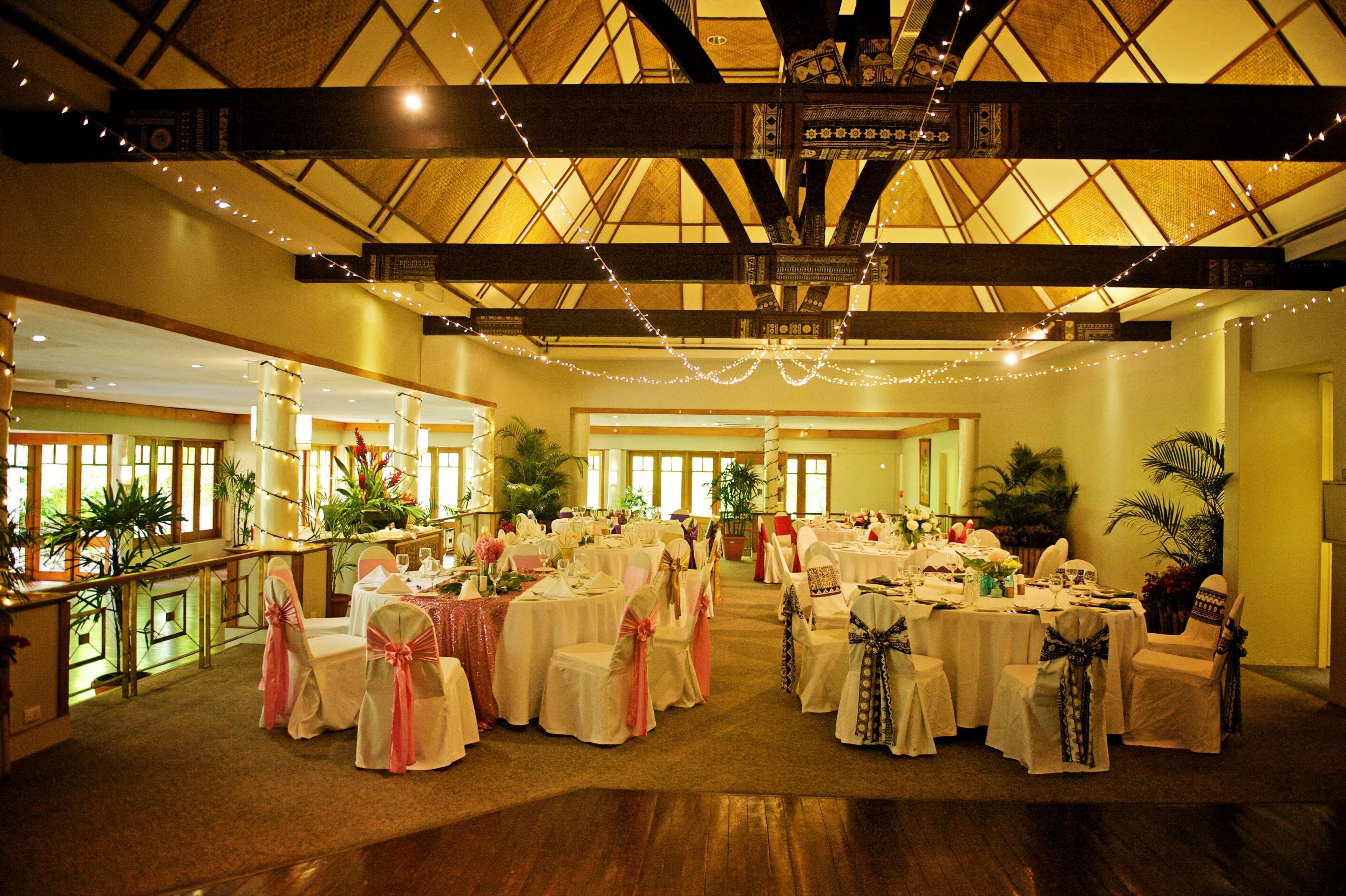 Shangri-La Yanuca Island, Fiji Voua Esterno foto The interior of the ballroom at the hotel